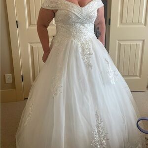 Elegant White Off-Shoulder Wedding Dress